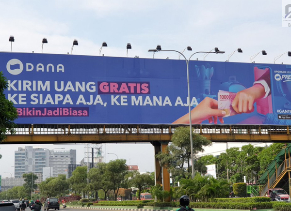 cac-mau-bang-quang-cao-bat-dep